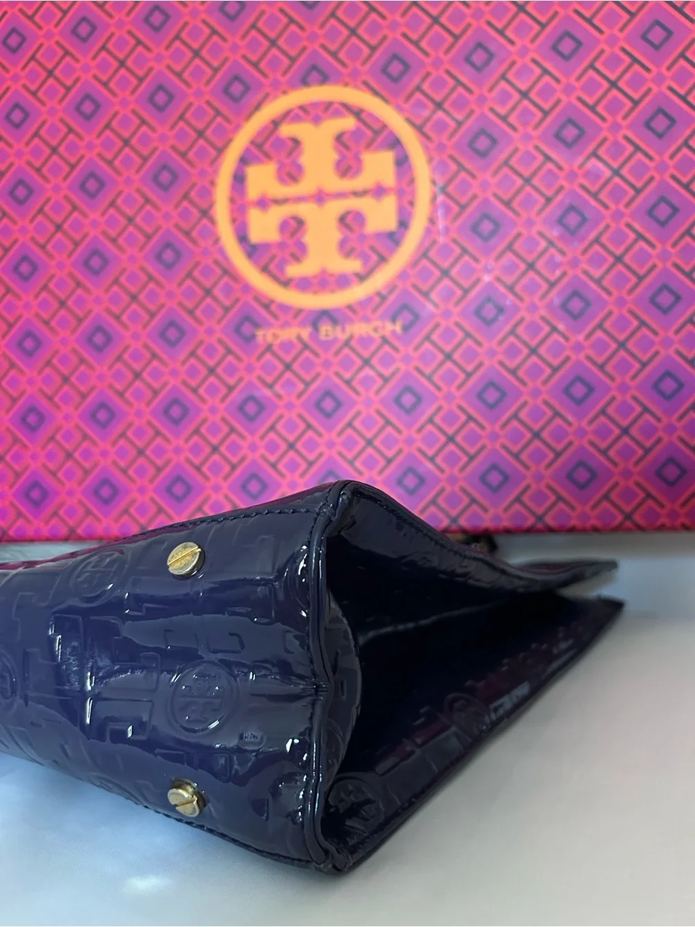 💜Tory Burch💛Purple~Plum embossed Logo Patent Leather Tote w/Tan Trim & Goldtone